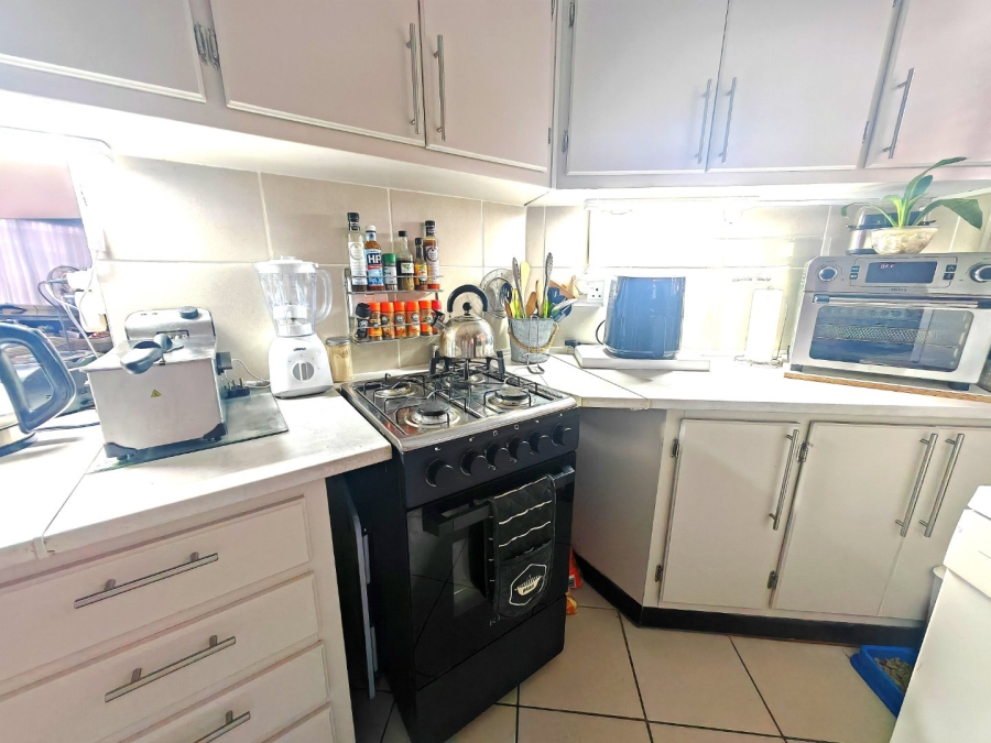 2 Bedroom Property for Sale in Pellissier Free State